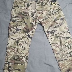 Under Armour hunting pants